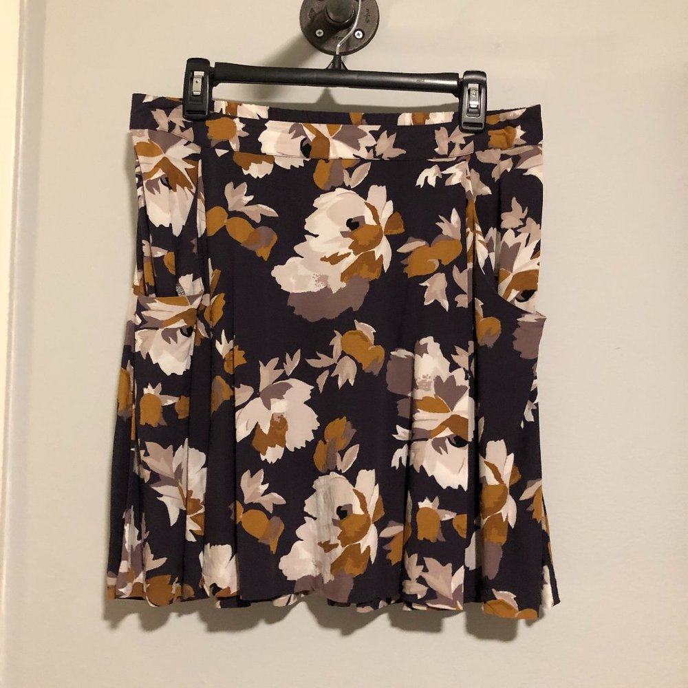 Old Navy Floral Skirt with Pockets